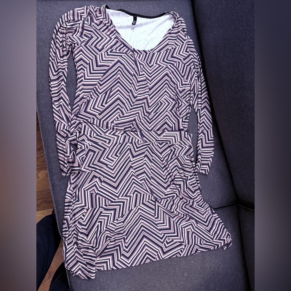 Viereck Dress Geometric Gather at Waist Knee Length Long Sleeve EUC